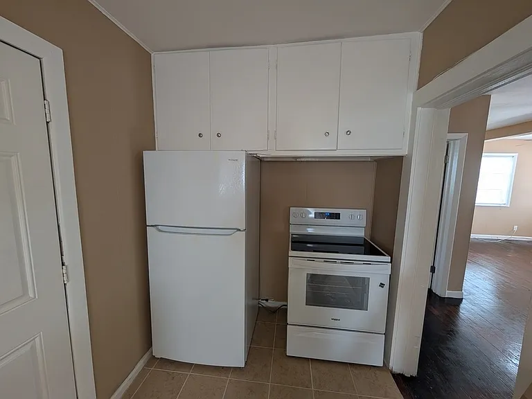 407 Engman St #C — Photo 5