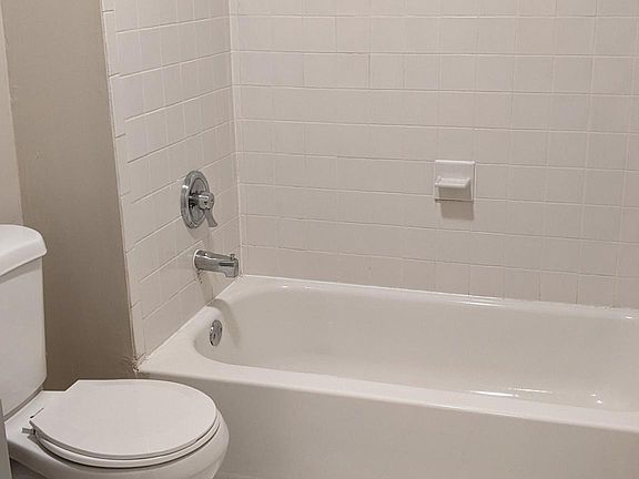 3rd image of 236 Peshine Ave #B