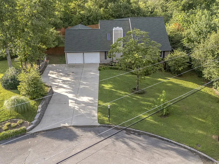 2541 Cross Winds Ln — Photo 45