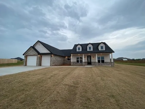 12215 NE Caribou Ct, Elgin, OK 73538