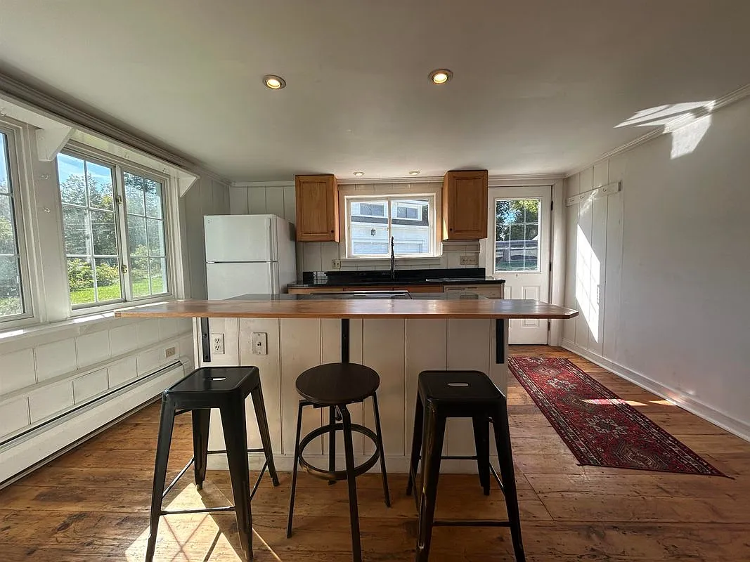 2 bed, 1.0 bath, 1250 sqft, $2,500 — Photo 3