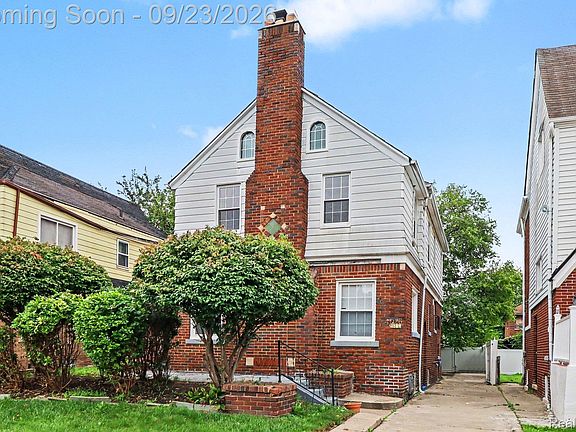 2nd image of 4025 Pasadena St