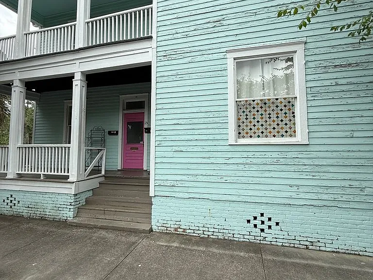 1115 E 32nd St — Photo 2