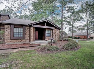 27 Cascades Cir W, Clinton, MS 39056