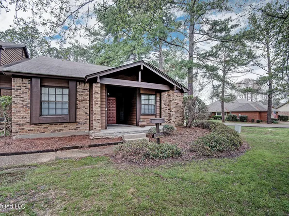 27 Cascades Cir W, Clinton, MS 39056