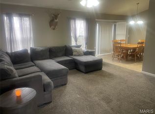 931 Winston Ct, Hillsboro, MO 63050