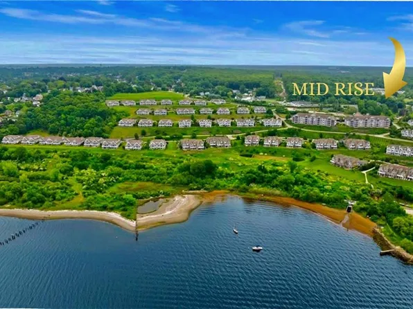 71 Starboard Dr Unit 170, Tiverton, RI 02878
