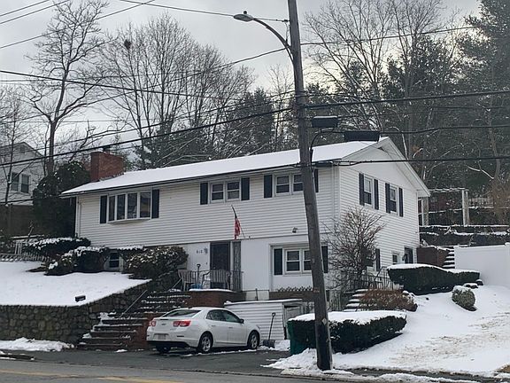 2nd image of 610 Lynnfield St