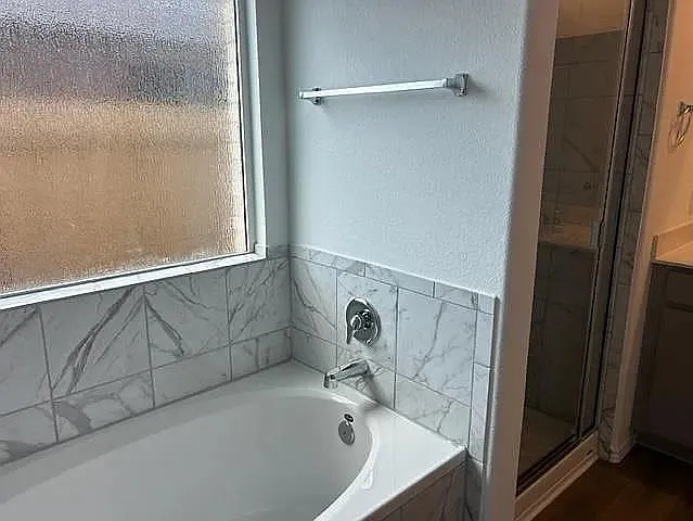 607 Water Way Ave — Photo 2