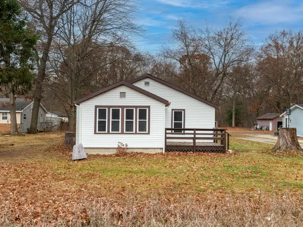 1487 S Brooks Rd, Muskegon, MI 49442