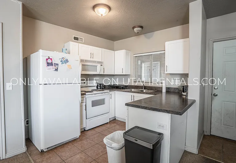 862 E 700 N #B1-2 — Photo 20