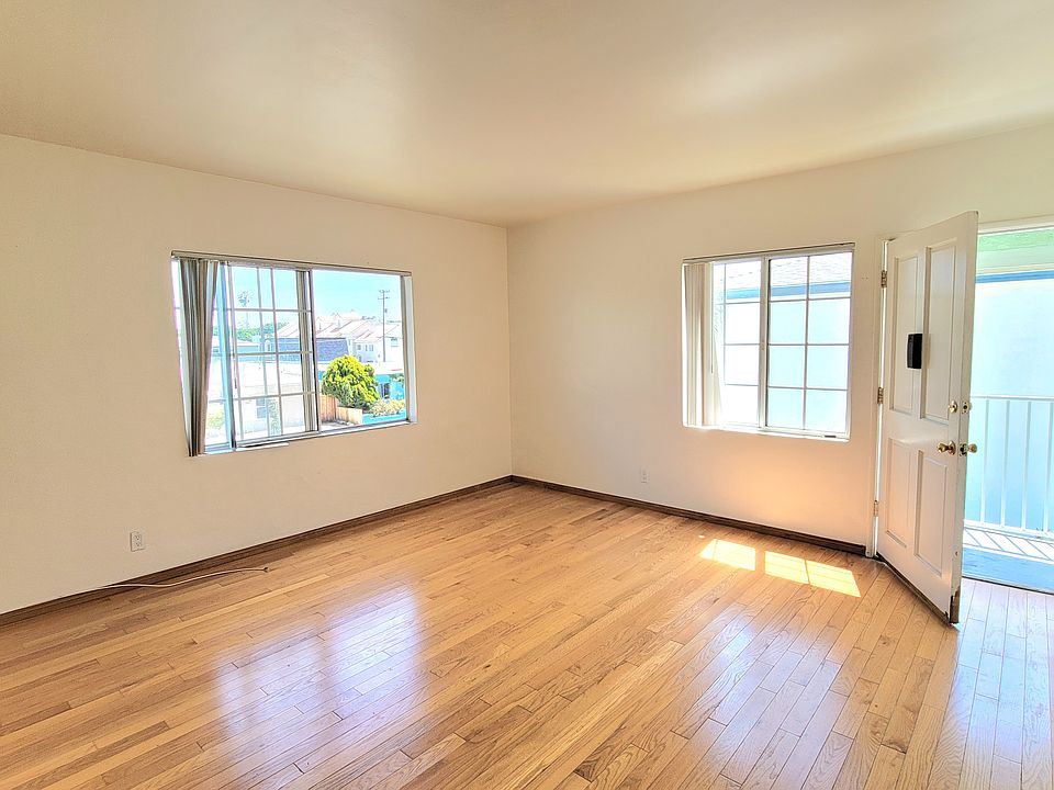 1st image of 2347 Ocean Park Blvd #C