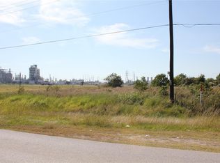 0 Commerce St, Clute, TX 77531