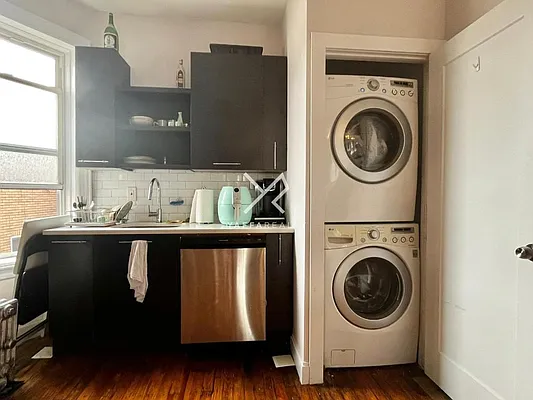 Rented by Yaffa Realty LLC | media 3