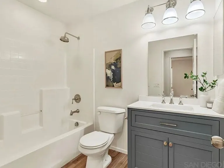 1738 Barbour Ave — Photo 4
