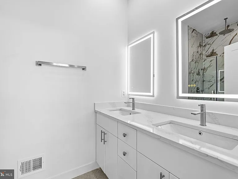 2534 Elvans Rd SE — Photo 44