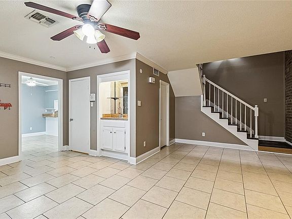 3rd image of 901 Vouray Dr APT C
