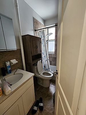 3rd image of 222 E 16th St #F