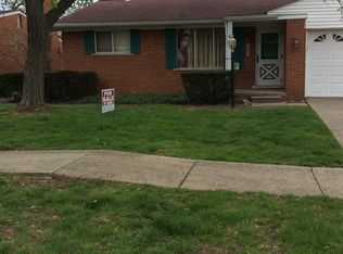 18326 Bittersweet St, Fraser, MI 48026