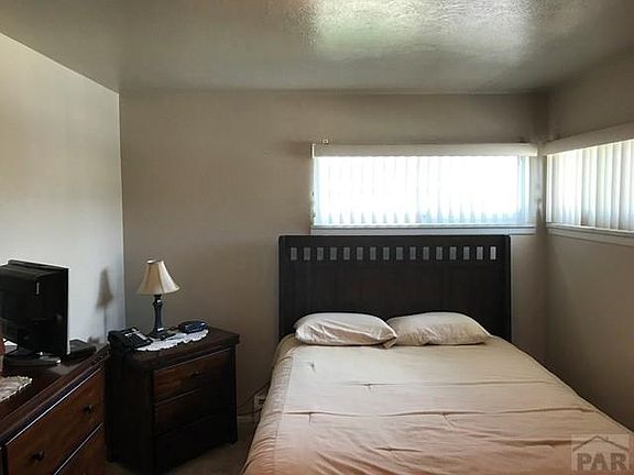 3rd image of 713 Airlane Ave