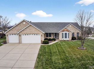 1728 Clover Rdg, Columbia, IL 62236