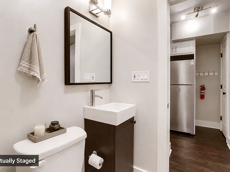 82 Q St SW #1 — Photo 8
