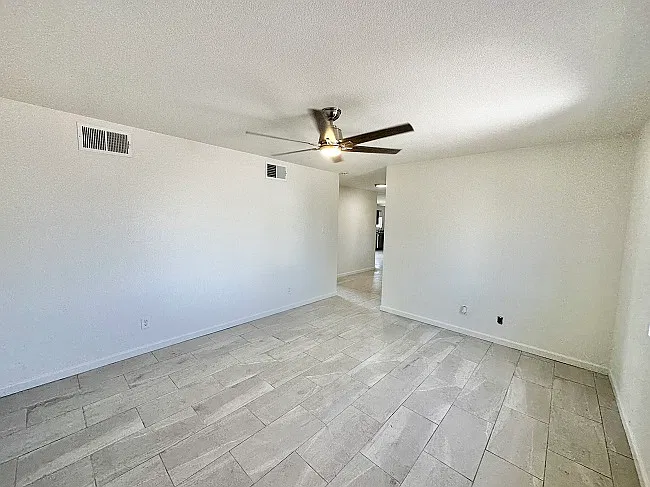 3 bed, 1293 sqft, $1,650 — Photo 3