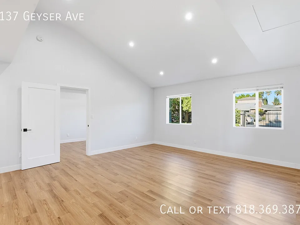 8137 Geyser Ave