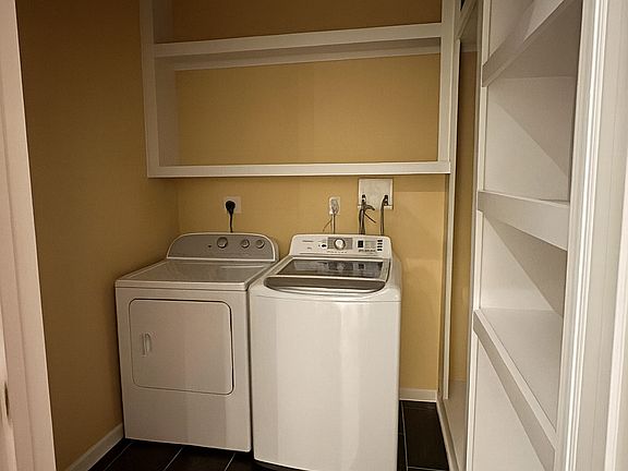 3rd image of 14900 Marlbank Pl
