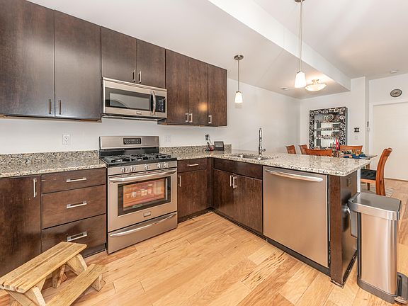5th image of 121 W Kingsley St #201