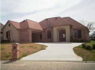 5 Sugar Bend Rd, New Iberia, LA 70563