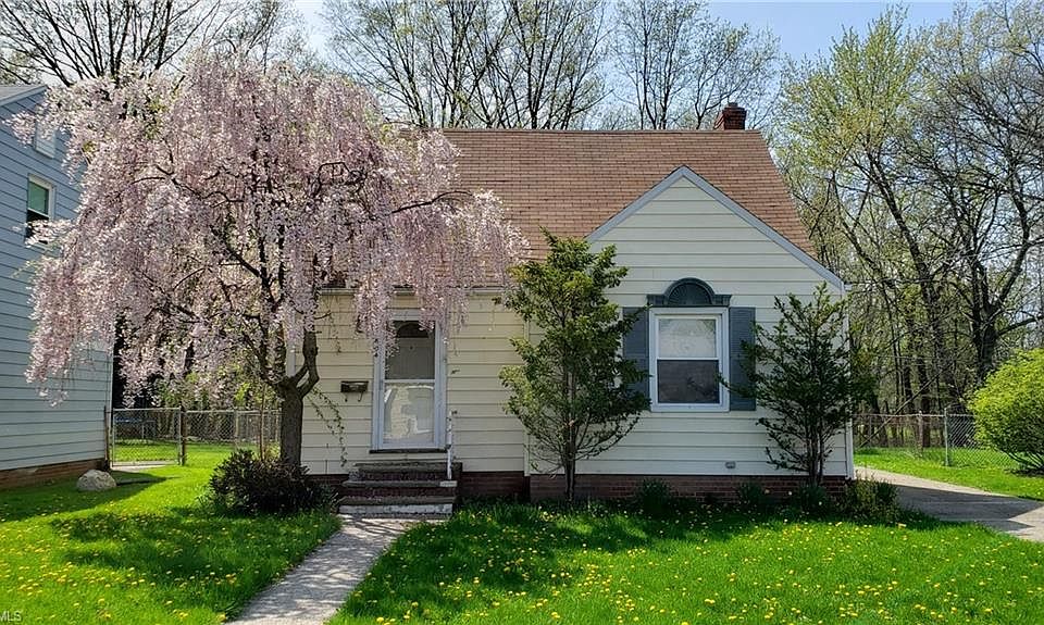 1st image of 804 E 254th St