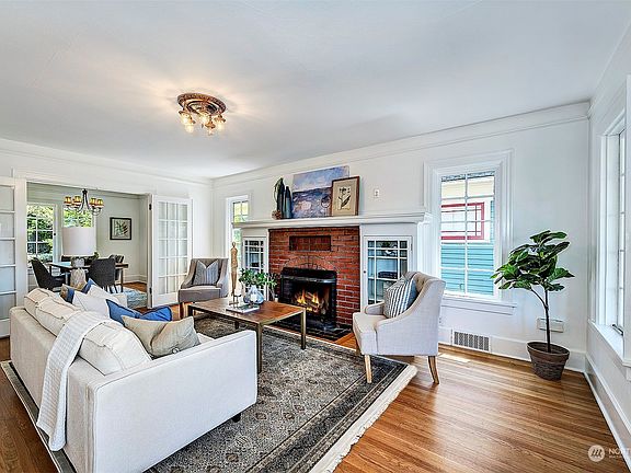 3rd image of 6234 28th Avenue NE