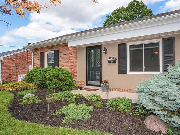 2nd image of 8538 Wexford Ave