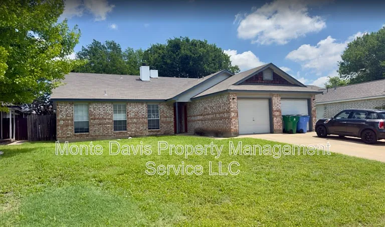 2306 Fuzz Fairway #A — Photo 1