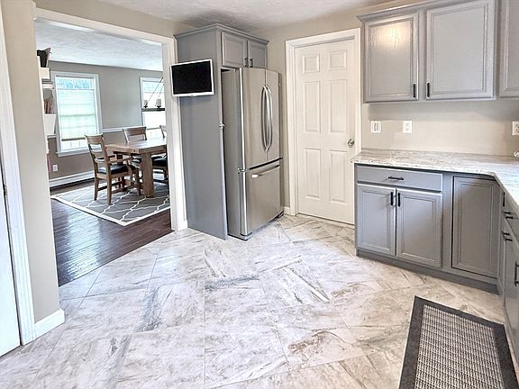 5th image of 29 Wyndham Hill Dr
