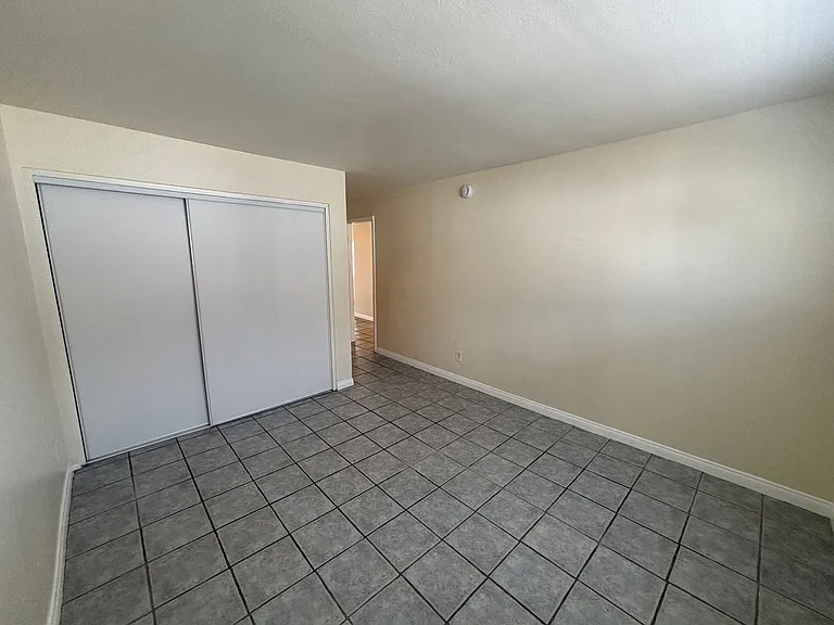 11751 Hart St — Photo 17