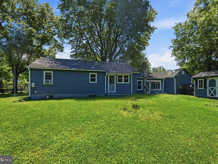 44 S Woodlawn Ave — Photo 25