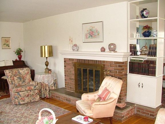 4th image of 604 Frederick Dr