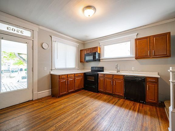 3rd image of 2203 Indiana Ave