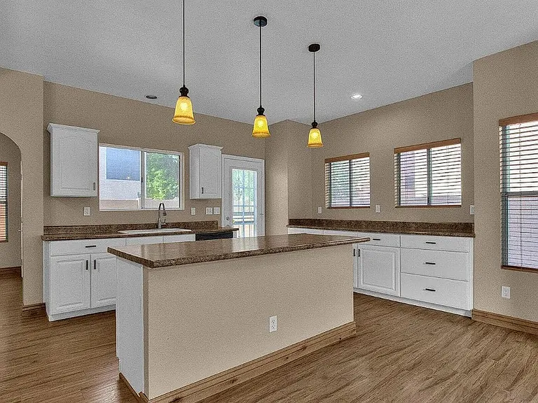 3110 W Baylor Ln — Photo 14