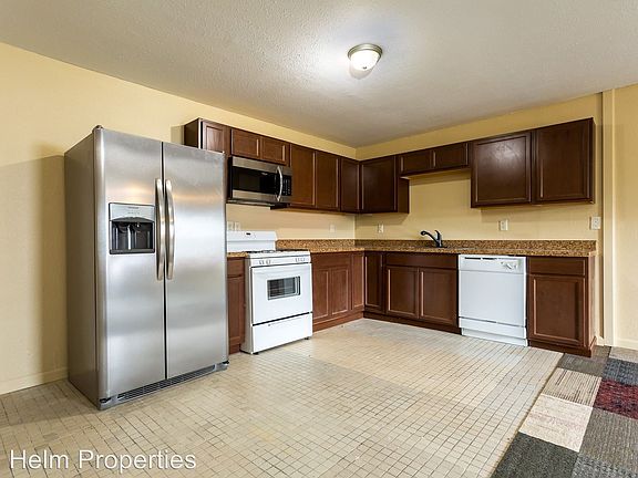 4th image of 518 W Doyle Ave
