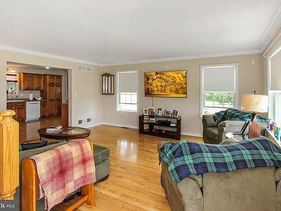 2nd image of 11525 Holly Tree Ln