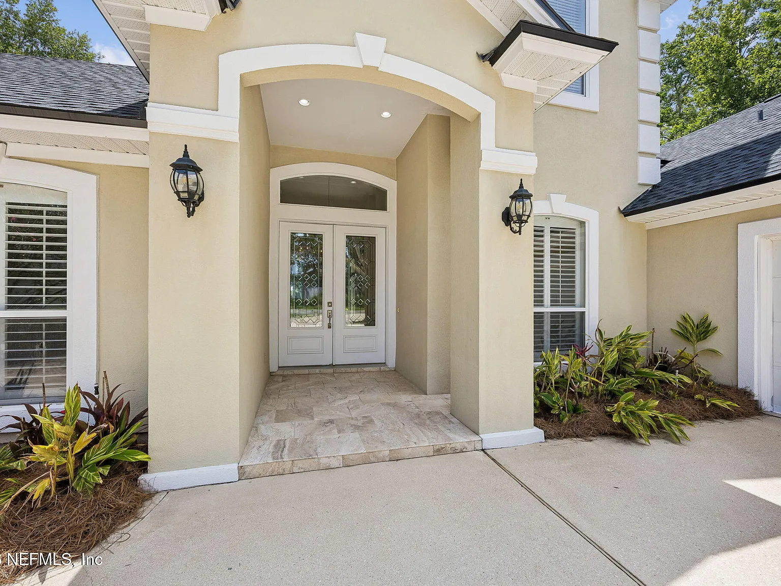 5 bed, 5.0 bath, 3690 sqft, $8,750 — Photo 3