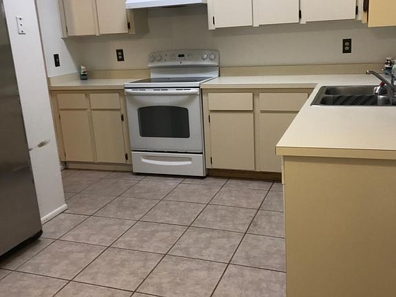 5th image of 13647 Laraway Dr