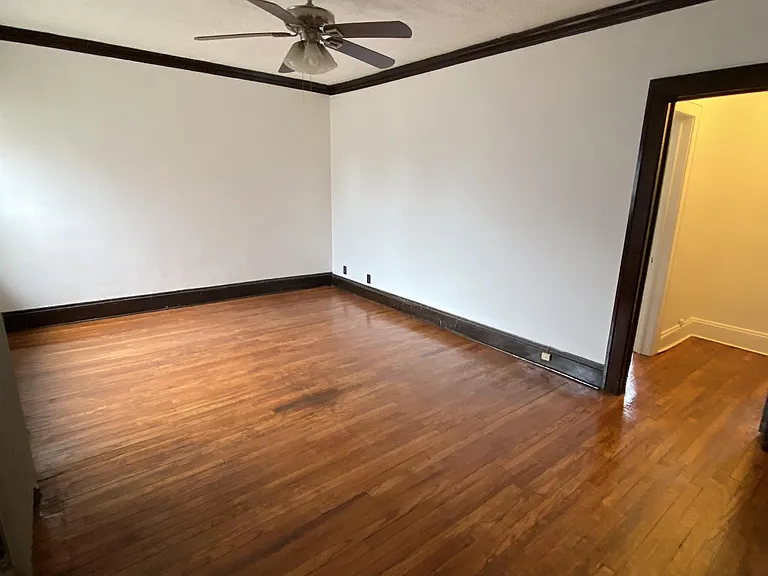 1442 W 101st St #16 — Photo 3