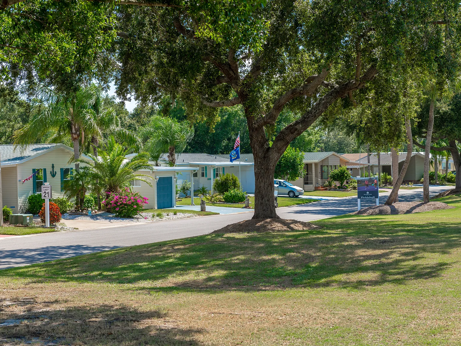 Riverside Club Golf & Marina Community — Photo 4