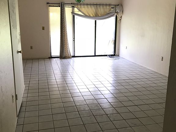 3rd image of 1836 Crystal Lake Dr #40