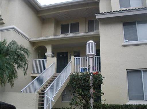 1st image of 19305 Glenmoor Dr
