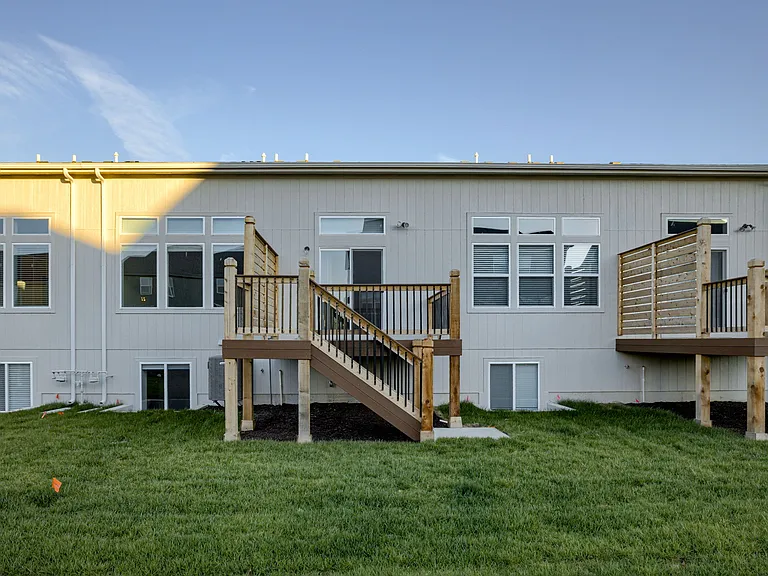 3735 SW Clayton Pl — Photo 23